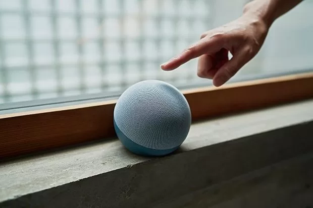 digital assistant speaker